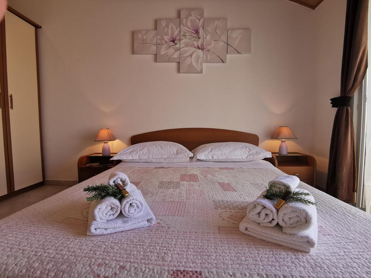 Lastovo Apartments Marija מראה חיצוני תמונה