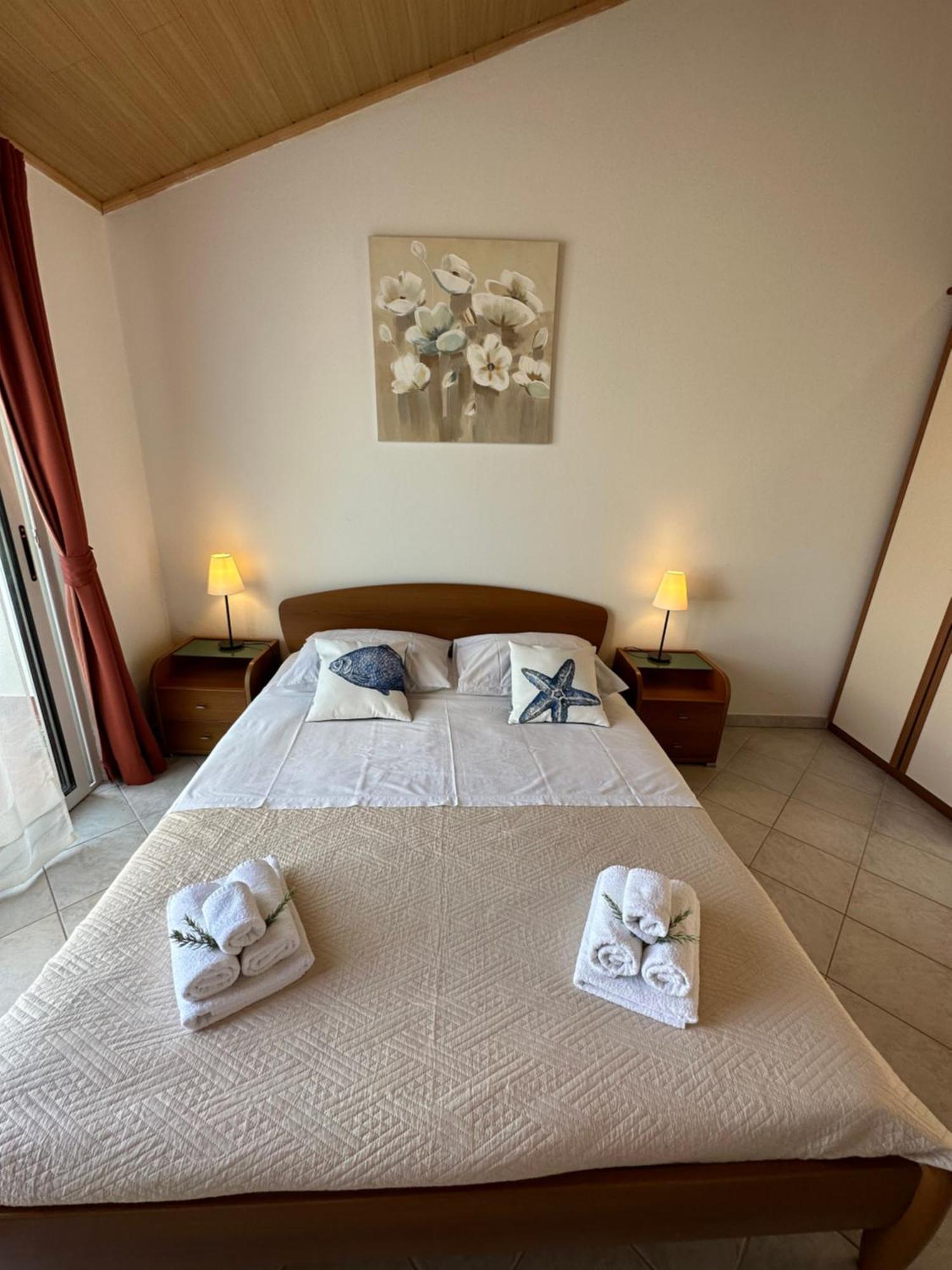 Lastovo Apartments Marija מראה חיצוני תמונה