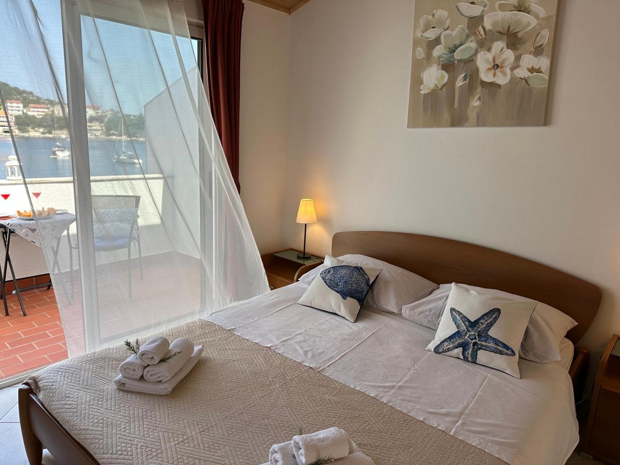 Lastovo Apartments Marija מראה חיצוני תמונה